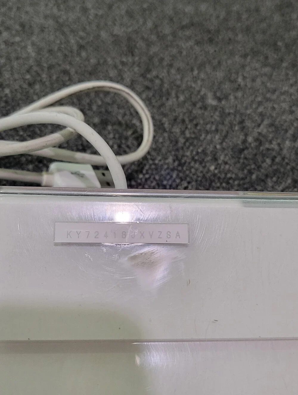 Apple A1048 Wired USB Keyboard Full Size White Clear EMC 1944